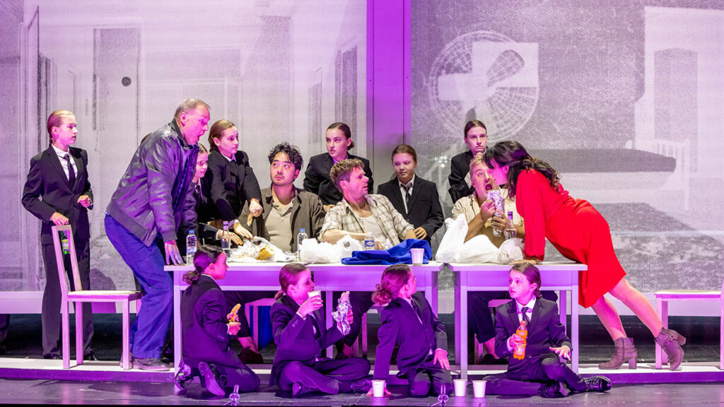 09_Die-Frau-ohne-Schatten_c_Pedro-Malinowski_F3_2099-M