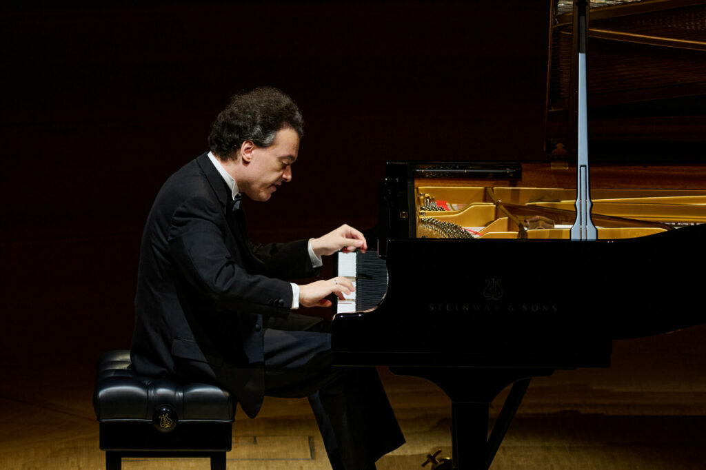 Evgeny Kissin beim Klavierfestival Ruhr in der Philharmonie Essen
