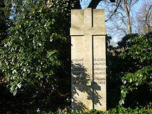 220px-Familie_Wagner_Stadtfriedhof_Bayreuth_21.03.2012