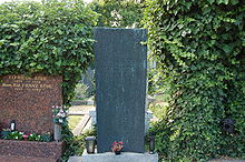220px-Grinzinger_Friedhof_-_Alma_Mahler-Werfel