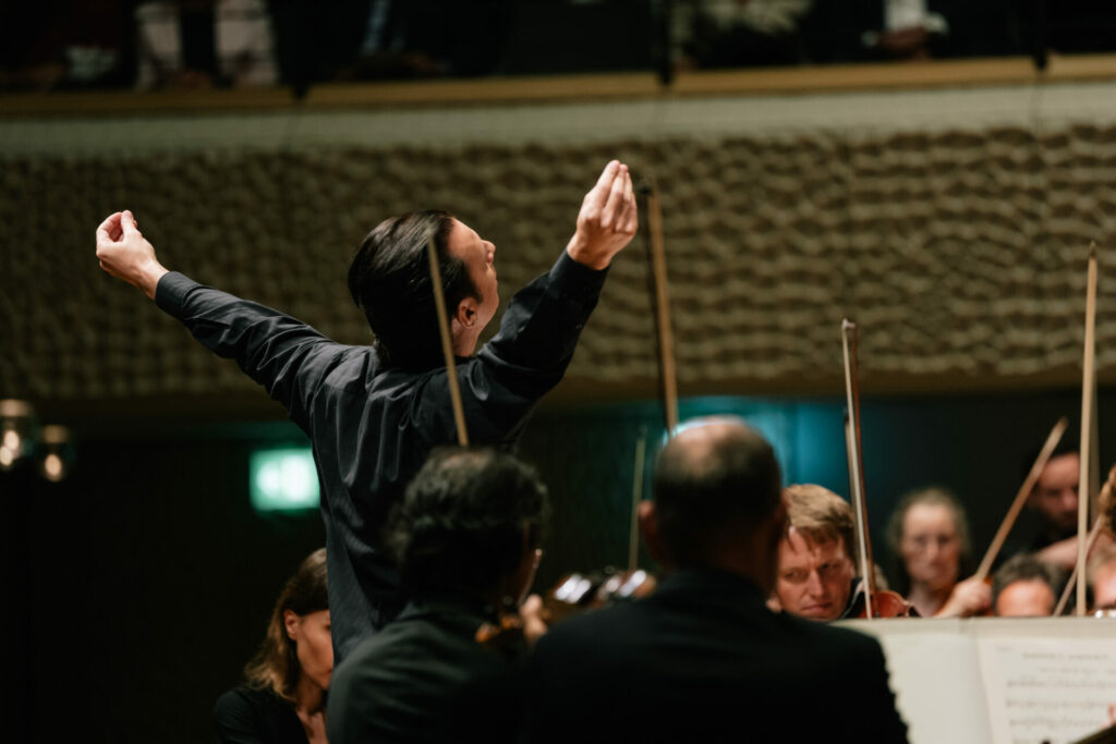 SWR Symphonieorchester / Antoine Tamestit / Teodor Currentzis