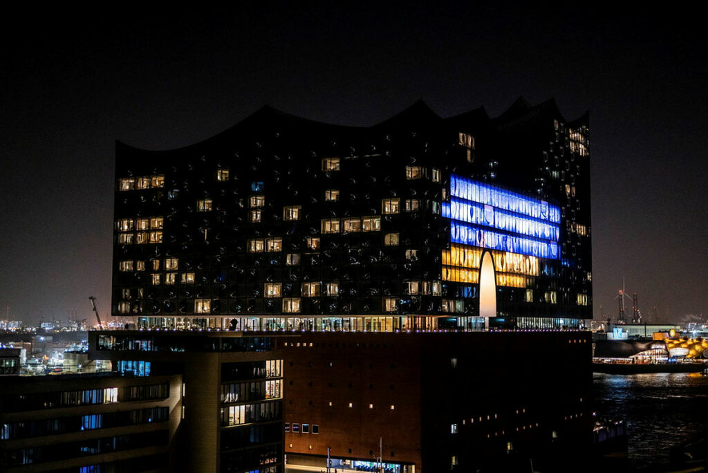 Elbphilharmonie, Stand with Ukraine, 25.02.2022, Hamburg