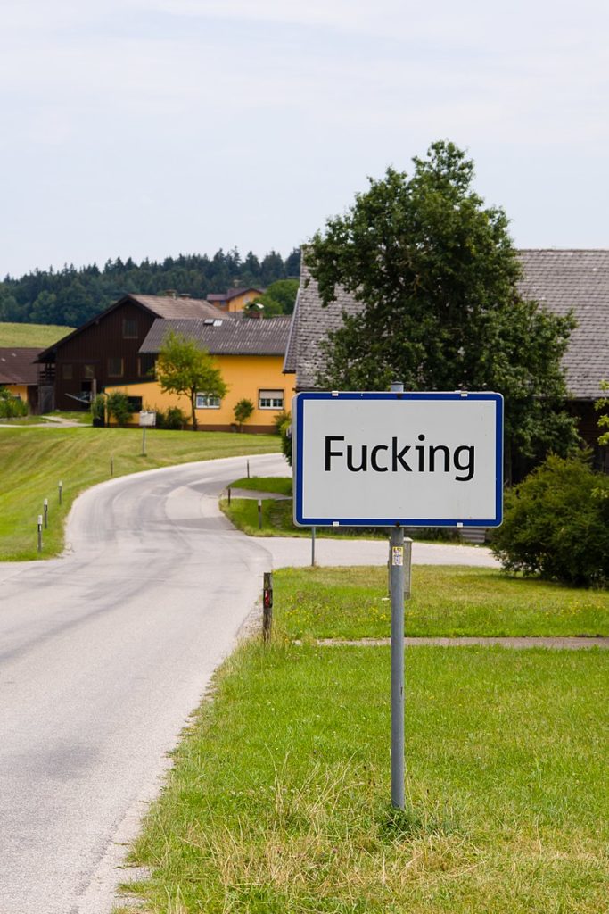 800px-City_limit_sign_of_Fucking,_Austria