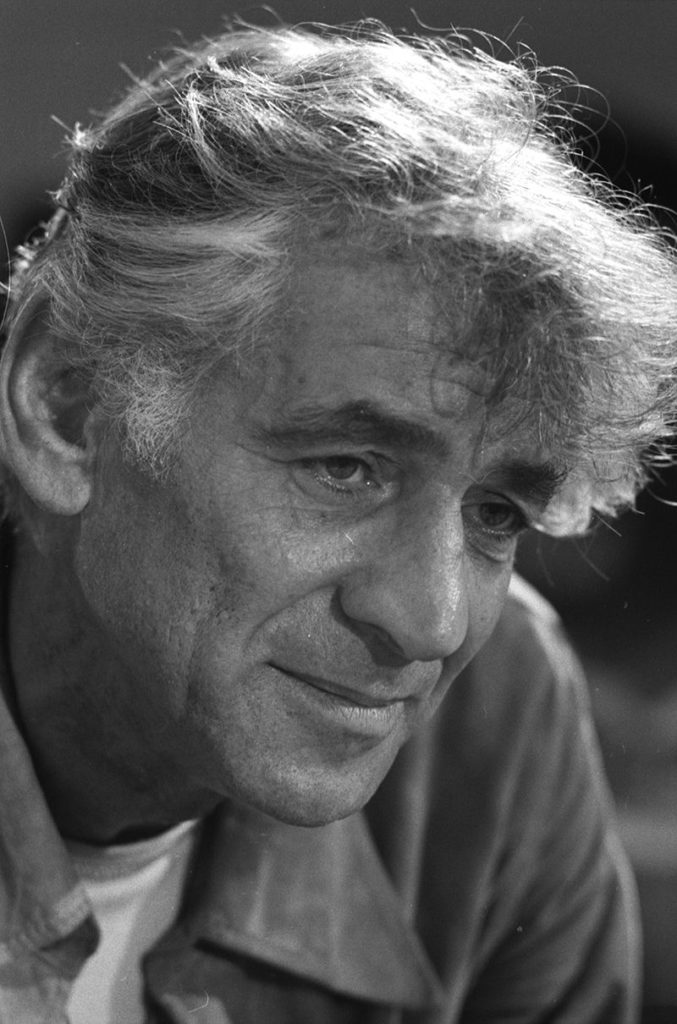 800px-Leonard_Bernstein_1971