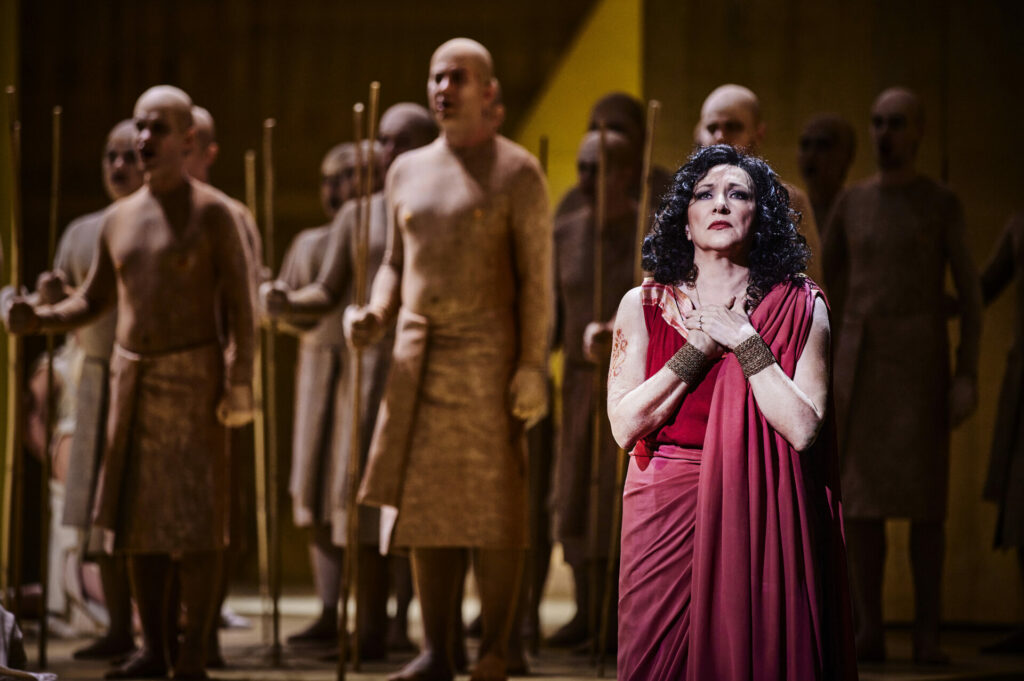 Aida_GP_043_01