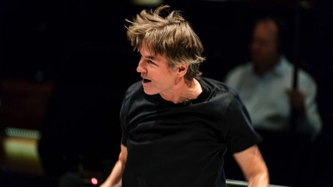 NDR Elbphilharmonie Orchester, Tamara Stefanovich, Klavier, Dirigent Esa-Pekka Salonen  Elbphilharmonie Hamburg, 5. Mai 2023