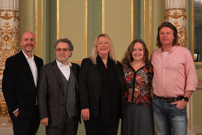 Kein „Lohengrin“ von Katharina Wagner in Barcelona  Gran Teatre del Liceu, Barcelona / Oper Leipzig / Bayreuther Festspiele