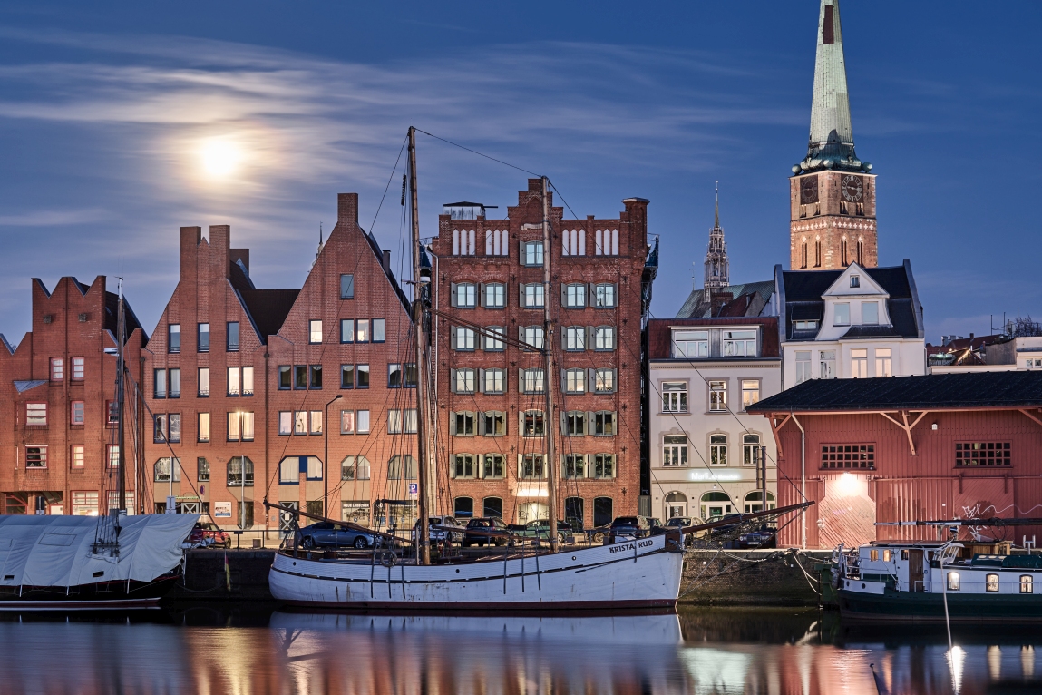 3. Klangbilderkonzert, Werke von Brahms, Dvořák, Schumann und Hindemith   Kolumbarium DIE EICHE, Lübeck, 27. April 2026