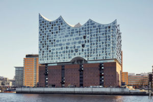 Xavier de Maistre und Martina Gedeck auf der Suche nach Innigkeit und Intimität  Elbphilharmonie Hamburg, 29. August 2020