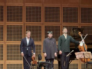 Mao Fujita, Renaud Capuçon, Kian Soltani  Düsseldorf, Robert-Schumann-Saal, 6. Juli 2025