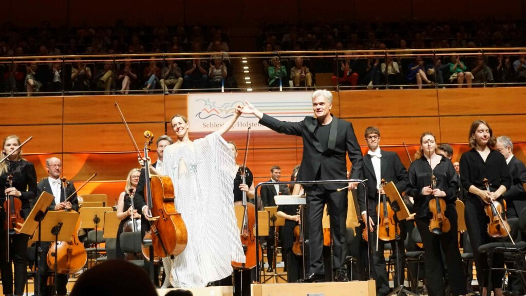 Sol Gabetta & London Philharmonic Orchestra – Konzert im Rahmen des Schleswig-Holstein Musik Festivals  Musik- und Kongresshalle Lübeck, 18. Juli 2023