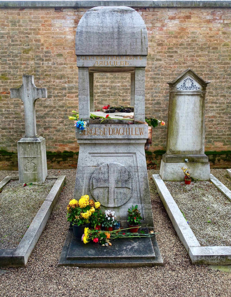 Grab-des-Ballettdirektors-Sergei-Diaghilew-Friedhof-Venedig-auf-der-Insel-San-Michele-©-PetersTravel-Peter-Pohle