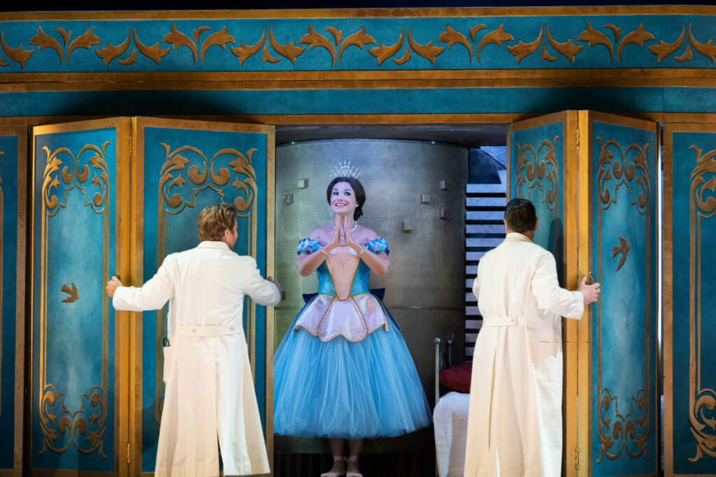 HSO_Les Contes d’Hoffmann_(2021)_c-Monika Rittershaus_4