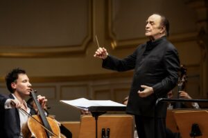 Symphoniker Hamburg, Charles Dutoit, Dirigent, Edgar Moreau, Violoncello  Laeiszhalle, Hamburg, 15. Februar 2024