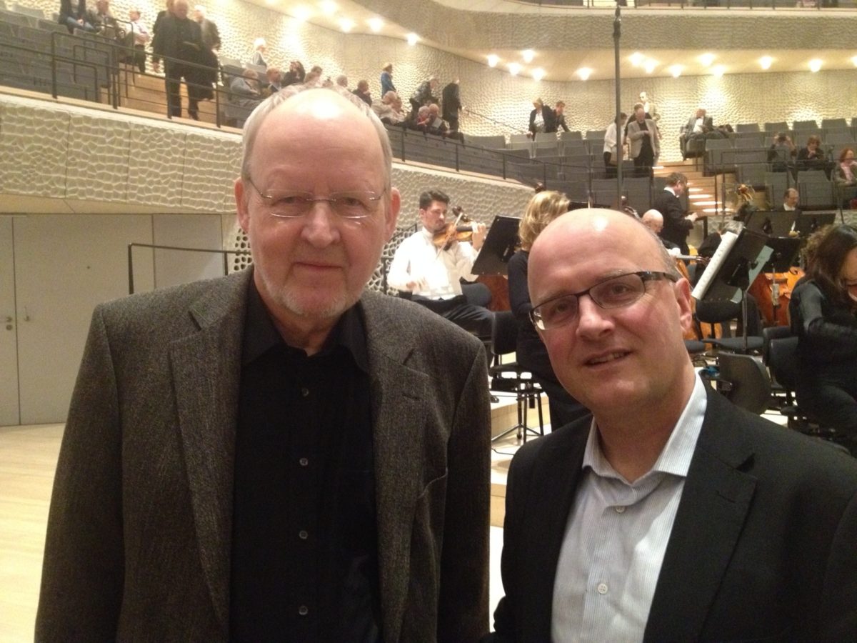 Der Dirigent des Symphonischen Chores Hamburg Professor Matthias Janz und klassik-begeistert-Herausgeber Andreas Schmidt besuchen Konzert in der Elbphilharmonie,  Elbphilharmonie Hamburg