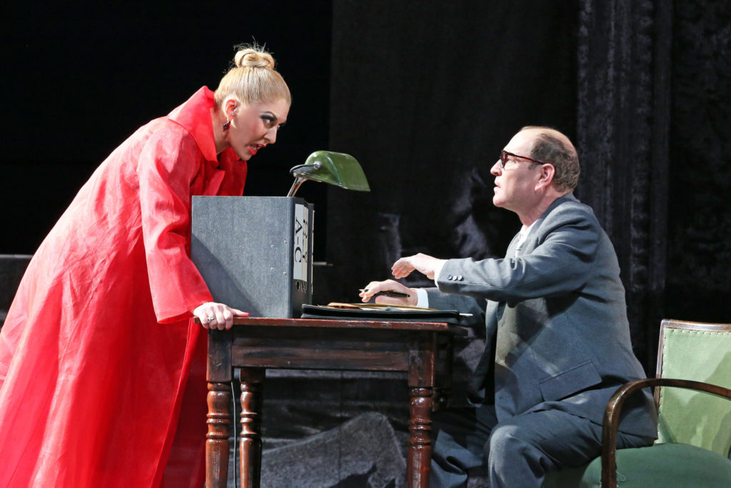 Die Sache Makropoulos – Anhaltisches Theater Dessau