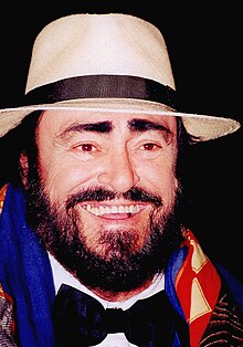 Luciano_Pavarotti_2004