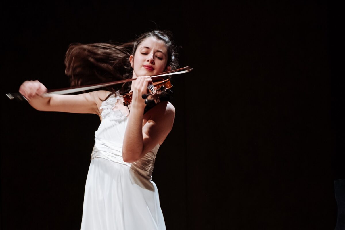 NDR Elbphilharmonie Orchester, María Dueñas Violine,  Dirigent Alan Gilbert  Elbphilharmonie, 23. Juni 2023