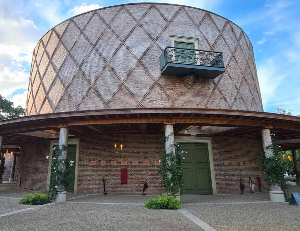 Leoš Janáček, The Excursions of Mr Brouček  Grange Park Opera, West Horsley Place, Großbritannien, 26. Juni 2022