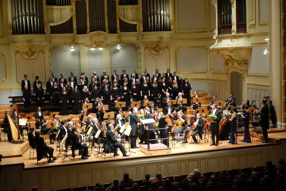 Ludwig van Beethoven – Missa Solemnis, Johanna Doderer – Pinus (Erstaufführung), Carl-Philipp-Emanuel-Bach-Chor Hamburg Berliner Symphoniker Hansjörg Albrecht, Dirigent  Laeiszhalle, 10. Mai 2022