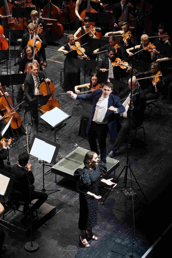 Siko7_Mahler Tönjes Venzago (c) Schürer-Staatstheater Mainz