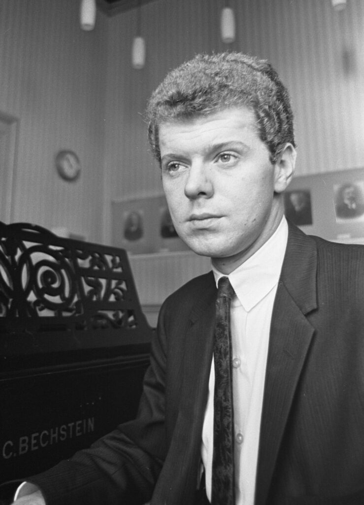 Van_Cliburn_1966