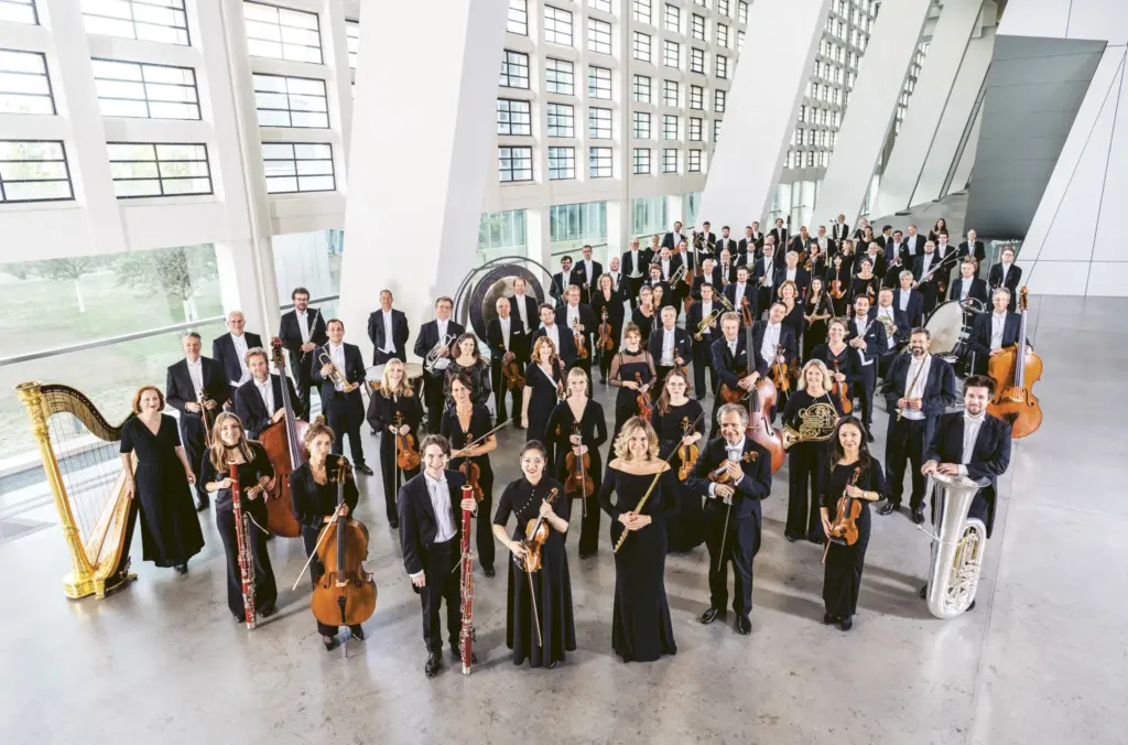 hr-Sinfonieorchester-1-c-hr-Ben-Knabe-noresize-2048×1352.jpg