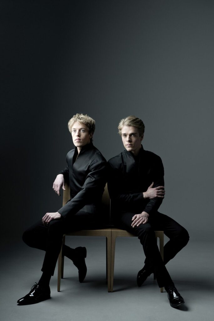 jussen-lucas-und-arthur_C_Marco_Borggreve (1)