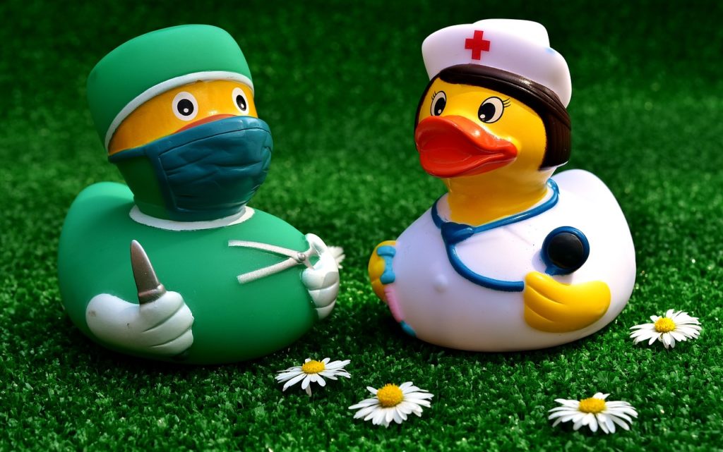 surgeon-2821375_1280